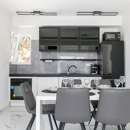 Luxury With A Swimming Pool Seget Donji, Trogir - 22094 *