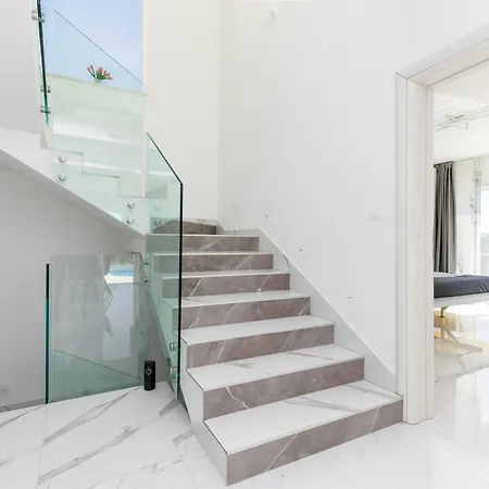 Vila Luxury With A Swimming Pool Seget Donji, Trogir - 22094 Donji Seget