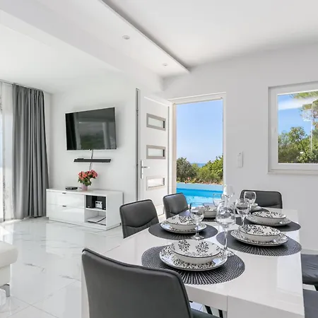 Luxury With A Swimming Pool Seget Donji, Trogir - 22094 Vila