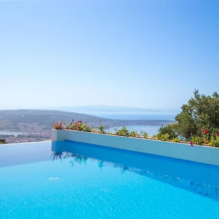 Luxury With A Swimming Pool Seget Donji, Trogir - 22094 Vila *