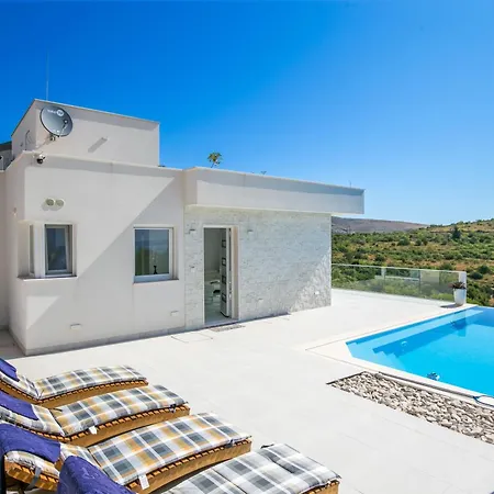 Luxury With A Swimming Pool Seget Donji, Trogir - 22094 Vila *